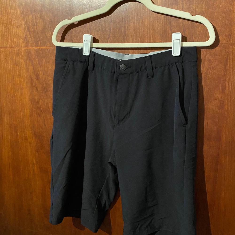 Men's Adidas Golf Shorts in Black 30" Waist